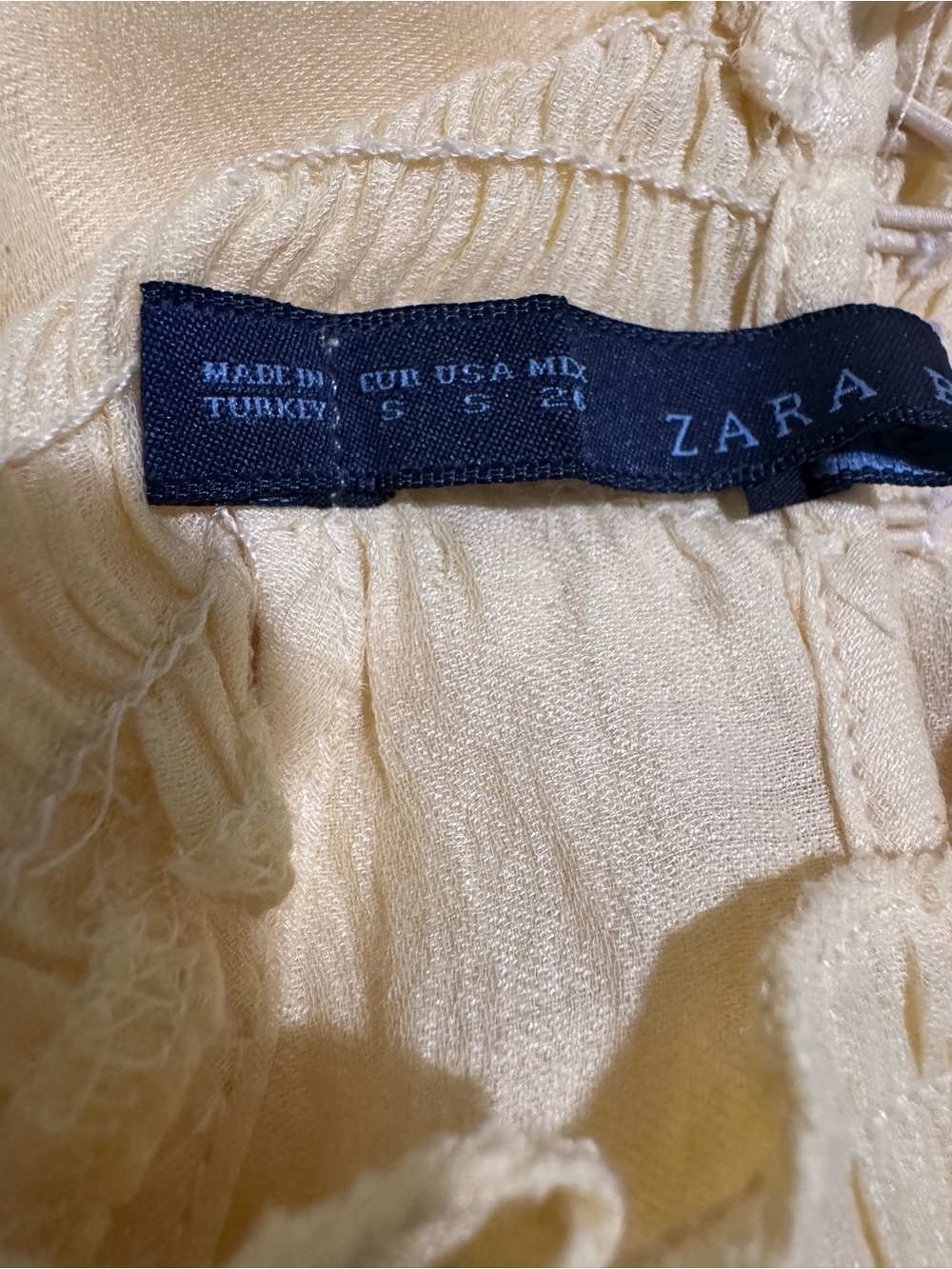 ZARA-Sleeveless Halter Neck Yellow Blouse - Picture 5 of 6